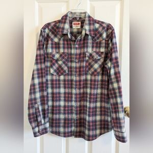 Wrangler Men's Red and Blue Plaid Button Up Flannel Shirt Size M